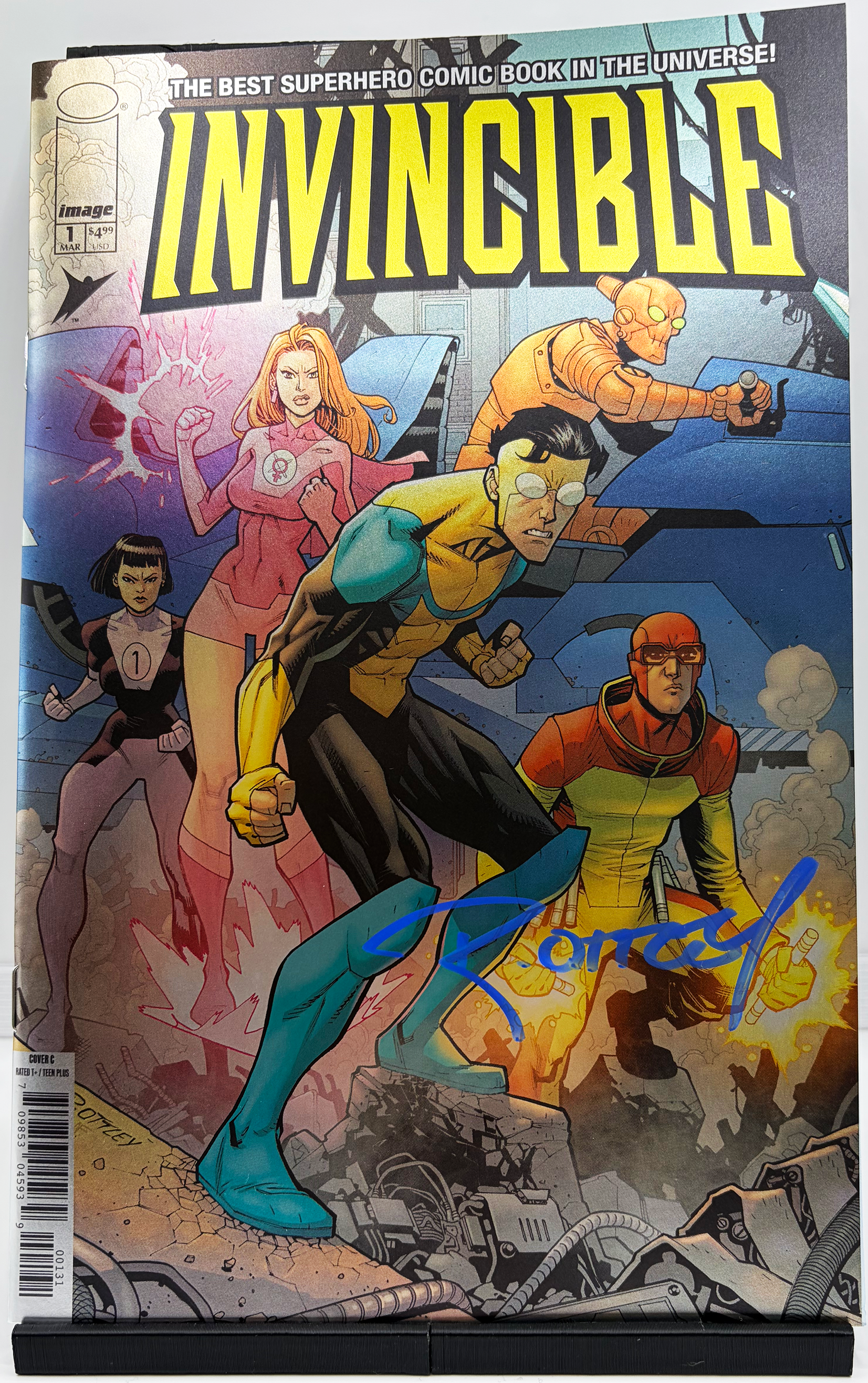 Invincible #1 Foil FCS signed by Ryan Ottley – Street Level Hero L.A.